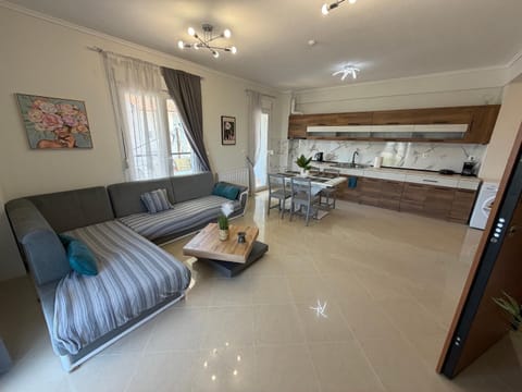 Living room, Dining area, kitchen