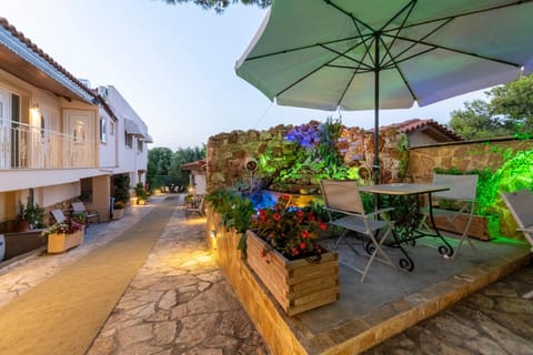Restaurant/places to eat, Garden, Internal: Not applicable to any particular room