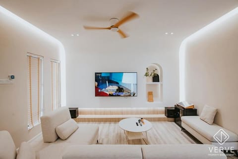 TV and multimedia, Living room, Seating area