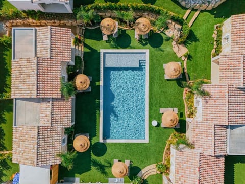 Property building, Day, Bird's eye view, Garden, Pool view, Swimming pool, Swimming pool, sunbed