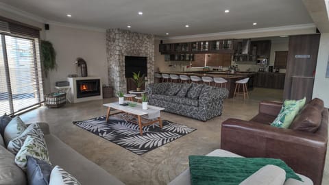 Toilet, Patio, BBQ facilities, Garden, Bathroom, TV and multimedia, Coffee/tea facilities, Balcony/Terrace, Sunset, Bath, dishwasher, fireplace, flat iron, internet, microwave, minibar, pet friendly, stove, toaster, towels, wardrobe, washing machine, dryer, kitchen