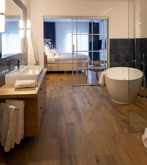 Bathroom, Photo of the whole room, Bath