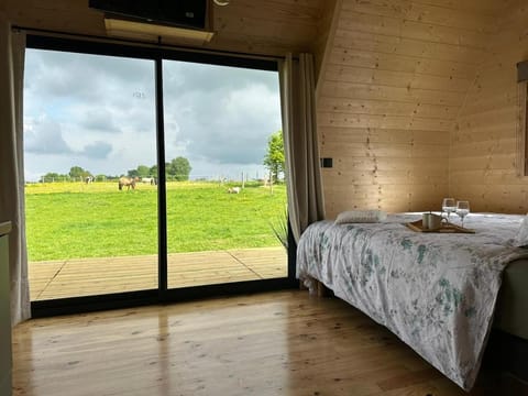 Bed, Natural landscape, Garden, View (from property/room), Balcony/Terrace, Garden view