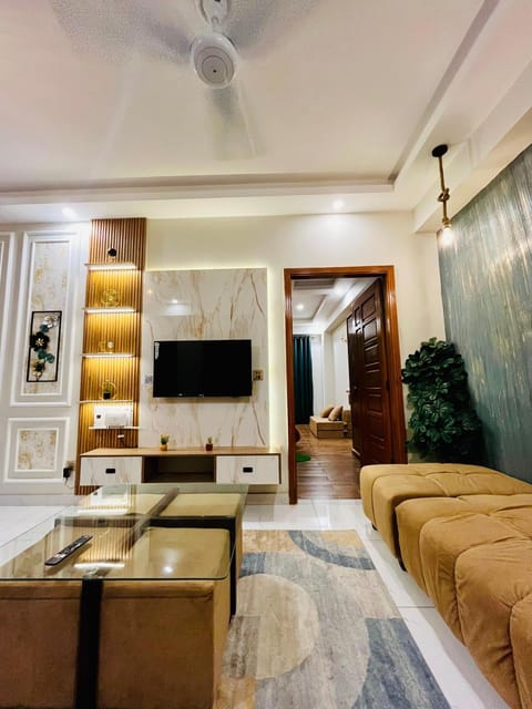 Communal lounge/ TV room, TV and multimedia, Living room, Seating area, Evening entertainment, soundproof