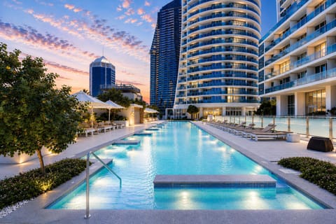 Property building, Swimming pool, sunbed