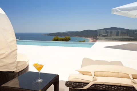 Balcony/Terrace, Food and drinks, Sea view, sunbed