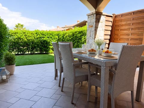 Patio, Garden, View (from property/room), Balcony/Terrace, Dining area, Garden view
