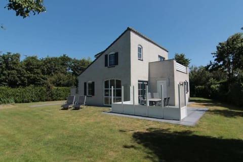 Property building, Garden, Balcony/Terrace