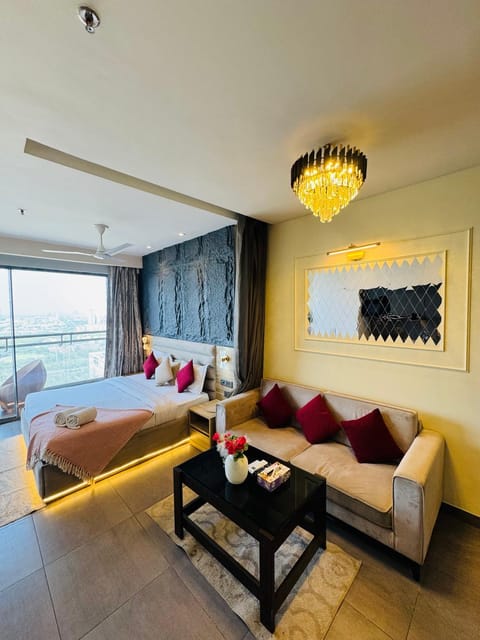 Bed, Seating area