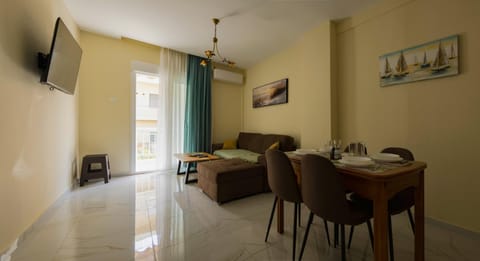 TV and multimedia, Living room, Dining area, air conditioner