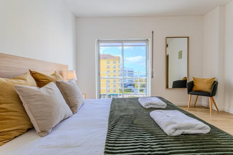 View (from property/room), City view, Sea view