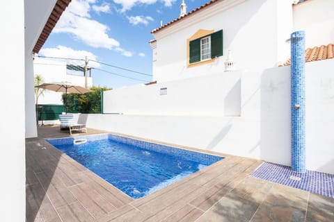 Pool view, Swimming pool, sunbed
