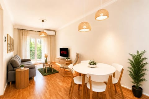 Communal lounge/ TV room, TV and multimedia, Seating area