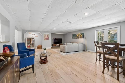 Communal lounge/ TV room