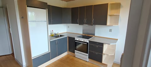 Kitchen or kitchenette, Communal kitchen, kitchen