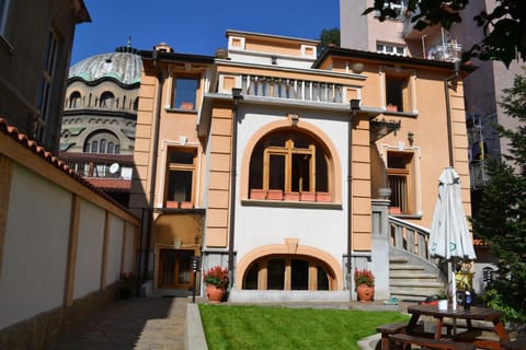 Facade/entrance, Garden