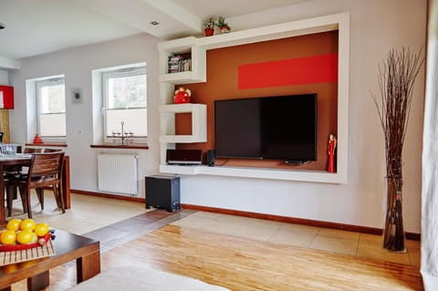 TV and multimedia, Living room, Seating area