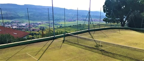 Tennis court, Tennis court