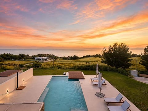 Garden, Swimming pool