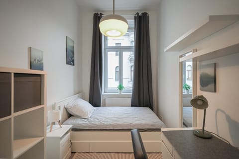 Bed, Photo of the whole room, Bedroom