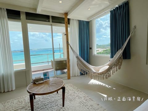 Bed, Natural landscape, Living room, Photo of the whole room, Seating area, Bedroom, Lake view, Sea view