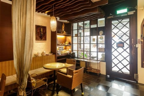 Restaurant/places to eat, Communal lounge/ TV room