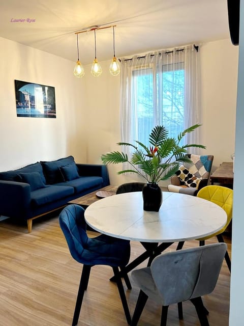 Living room, Seating area, Dining area