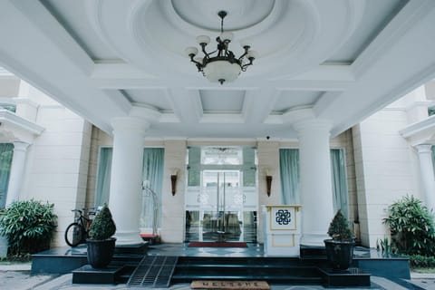 Facade/entrance