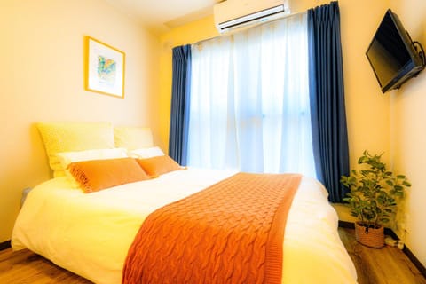 Bed, TV and multimedia, Bedroom, air conditioner
