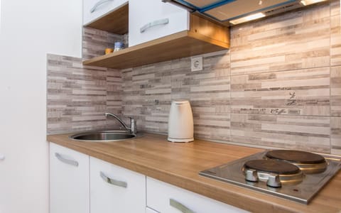 Coffee/tea facilities, Kitchen or kitchenette