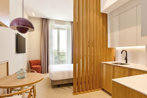 Kitchen or kitchenette, Photo of the whole room, Seating area