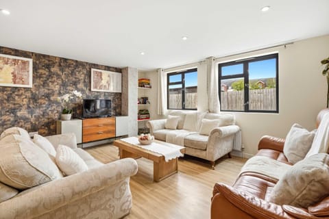 TV and multimedia, Seating area