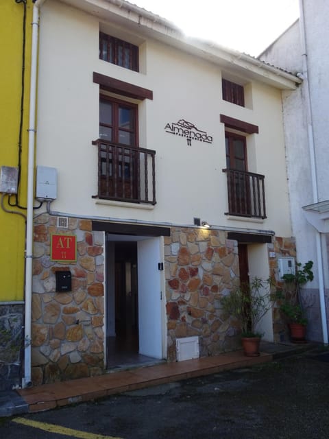 Property building, Facade/entrance, Lobby or reception