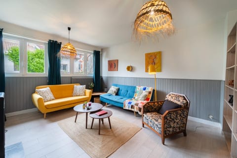 TV and multimedia, Living room, Decorative detail, Seating area, storage