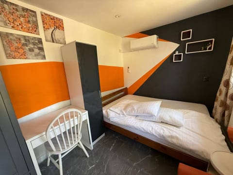Bed, Bedroom, wardrobe