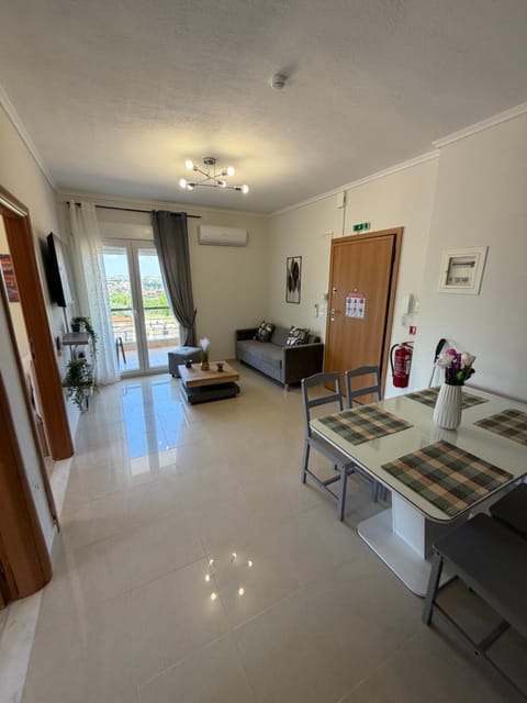 Living room, Photo of the whole room, Dining area, air conditioner