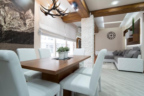 Living room, Seating area, Dining area