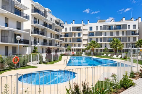 Property building, Swimming pool