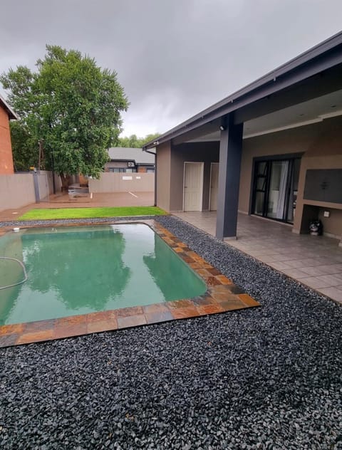 BBQ facilities, Pool view, Swimming pool, Swimming pool