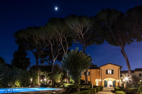 Property building, Garden view, Swimming pool