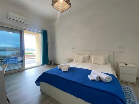 Bedroom, towels, air conditioner