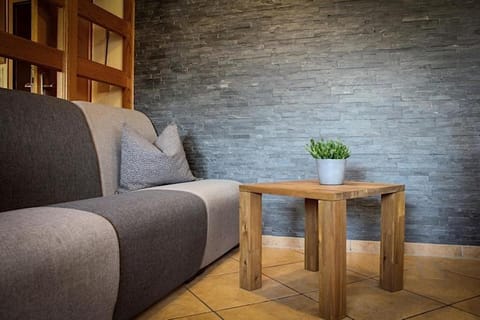 Decorative detail, Seating area