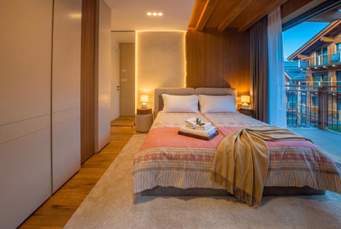 Photo of the whole room, Bedroom, wardrobe