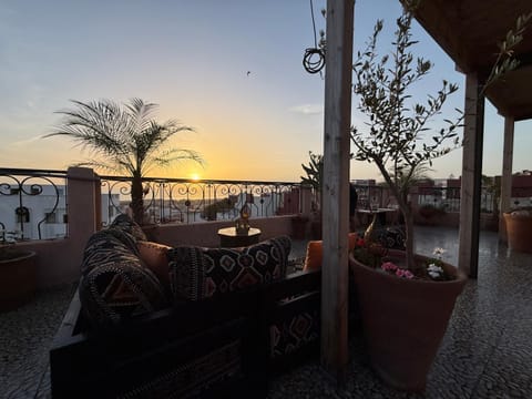 Balcony/Terrace, Seating area, Sunset
