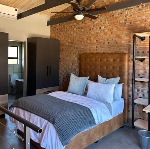 Bed, Photo of the whole room, Bedroom, wardrobe