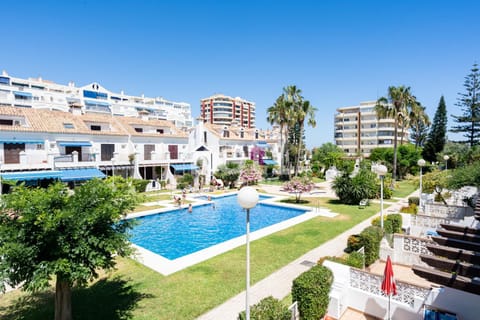 Day, City view, Pool view