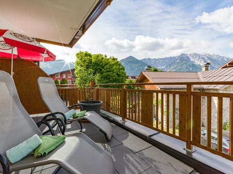 Balcony/Terrace, Mountain view