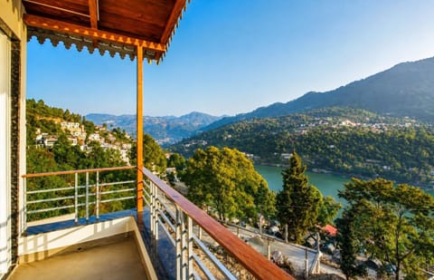 Day, Natural landscape, View (from property/room), Balcony/Terrace, Lake view, Mountain view