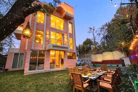 Day, Garden, Seating area, Garden view