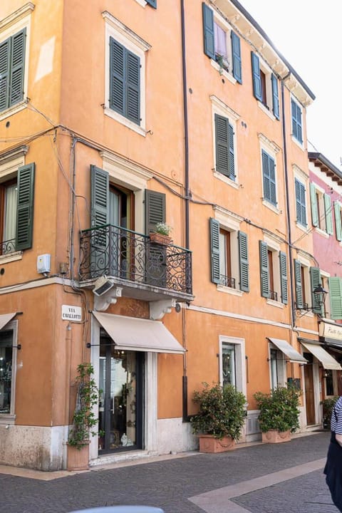 Property building, Neighbourhood, Street view
